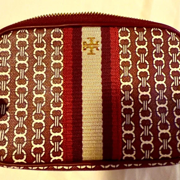 Tory Burch Gemini Wristlet - Picture 6 of 9
